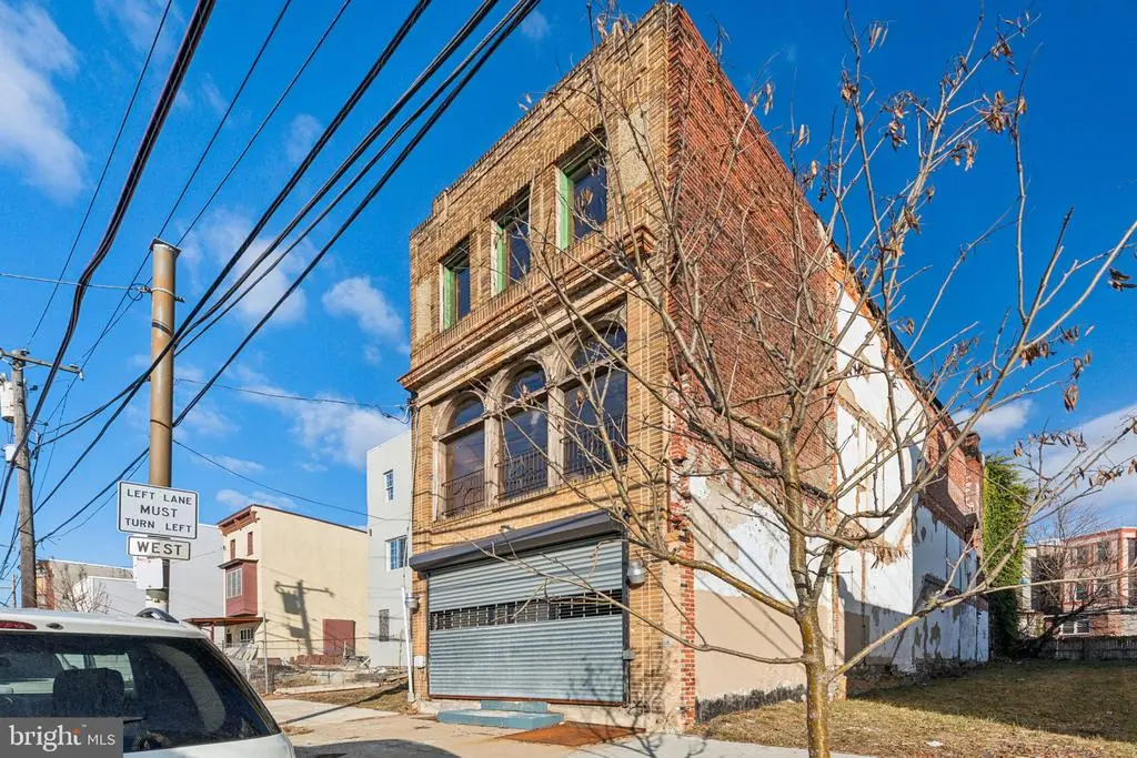 4035 W Girard Ave, Philadelphia