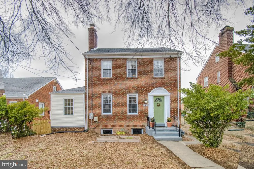 4608 21st St, Mount Rainier