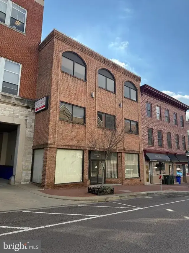 44 N Potomac St, Hagerstown