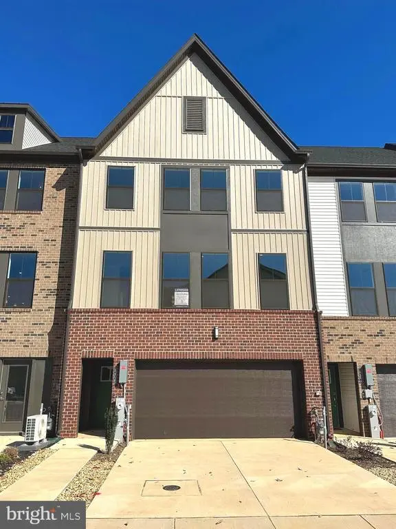 1206 Crested Wood Dr, LAUREL