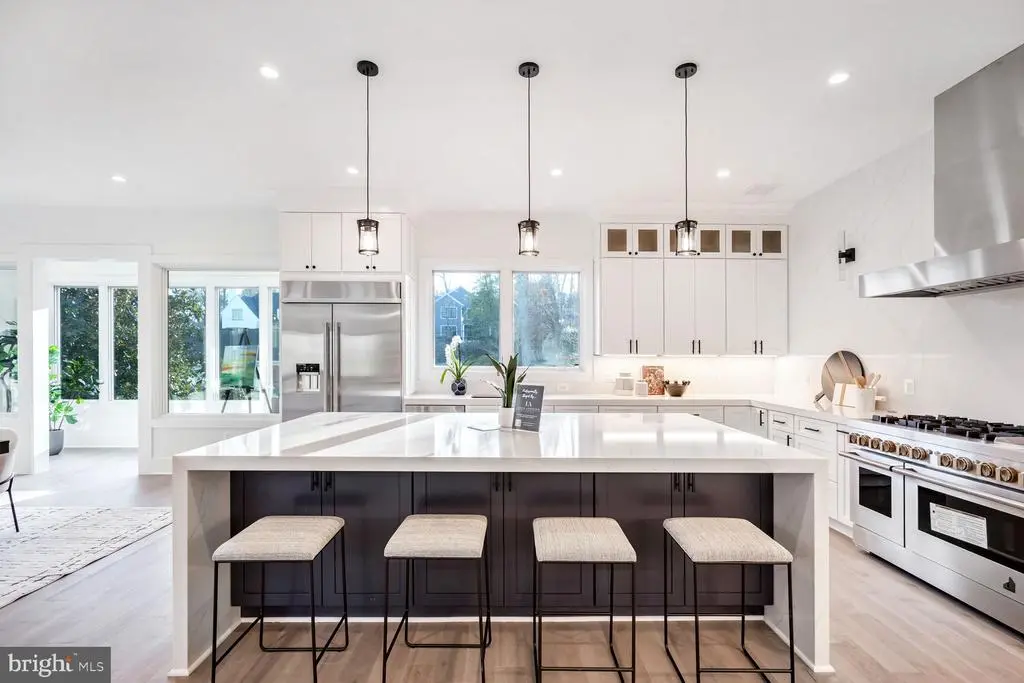 2936 N Oxford St, ARLINGTON