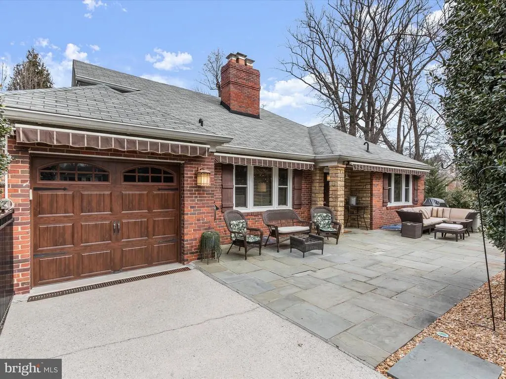 4 Spring Hill Ct, Chevy Chase