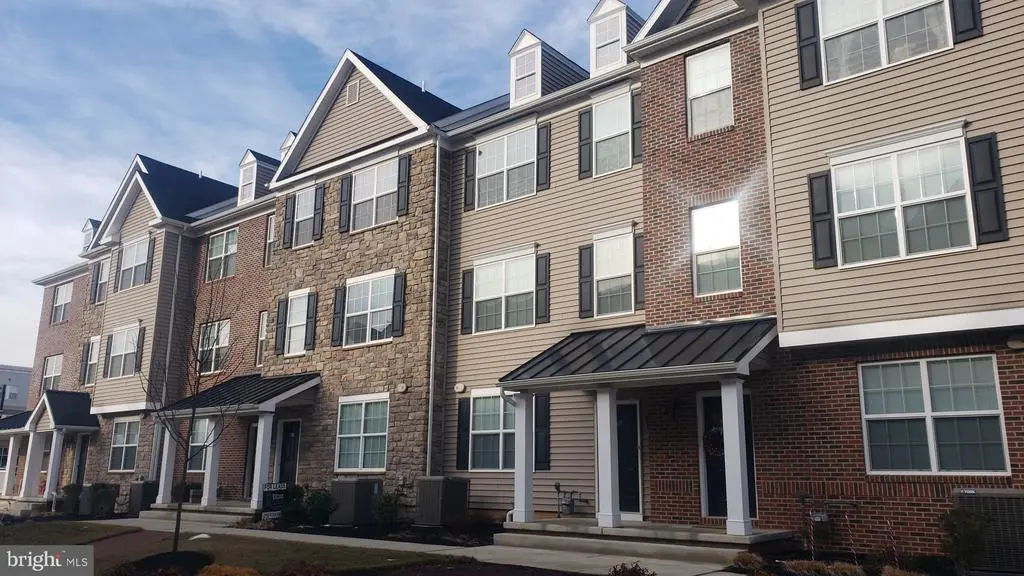 606 Pony Ln, Wilmington