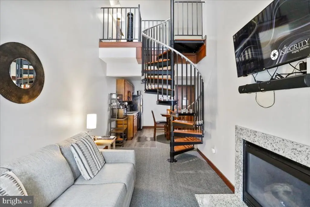 565 Glendale Rd #312, OAKLAND