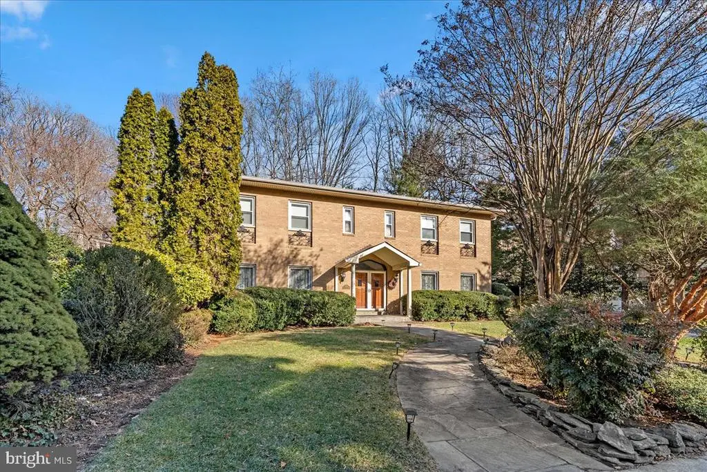 4113 N River St, MCLEAN