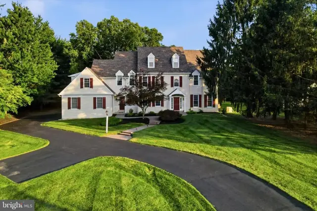 15 Eastgate Dr, Phoenixville