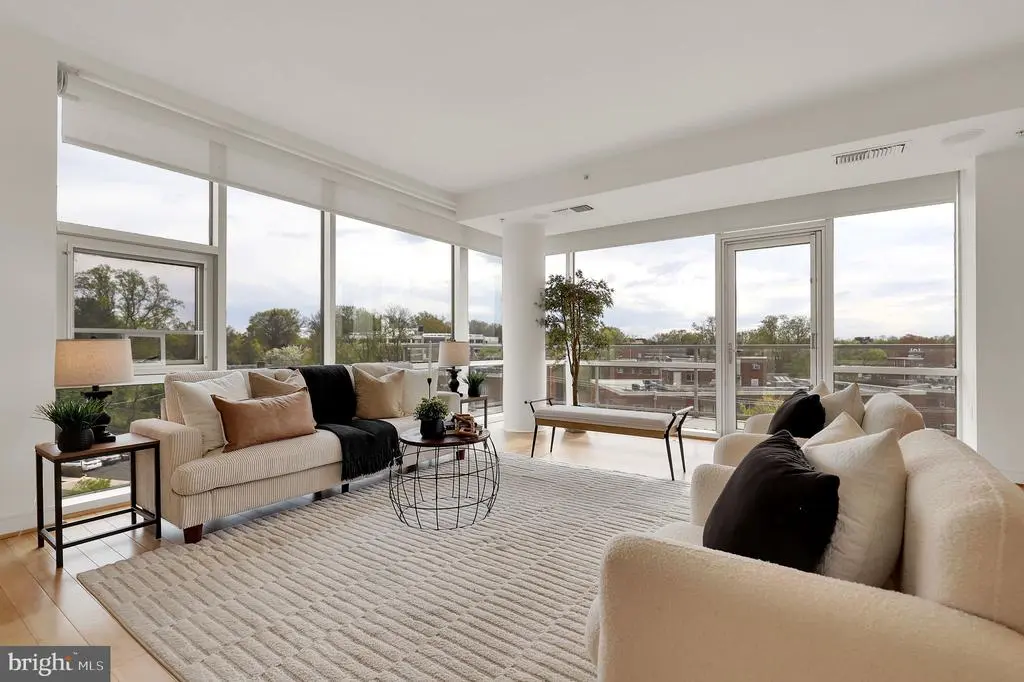 6820 Wisconsin Ave #4011, Bethesda