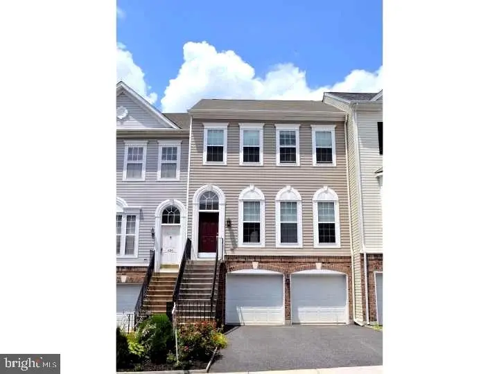 818 W Boxborough Dr, Wilmington