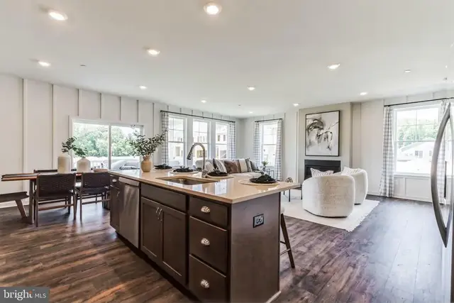 726 Aldora Dr, Aberdeen