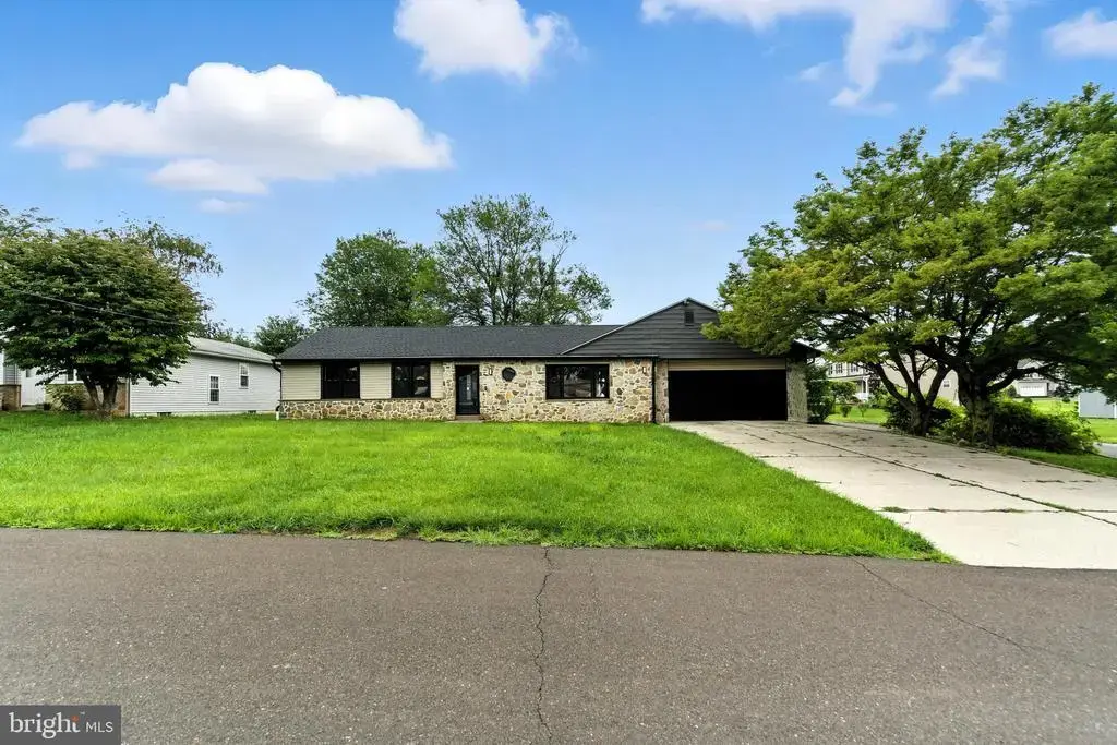 2611 Linconia Ave, FEASTERVILLE TREVOSE