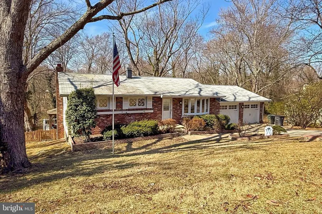 8808 Menard Ct, Alexandria