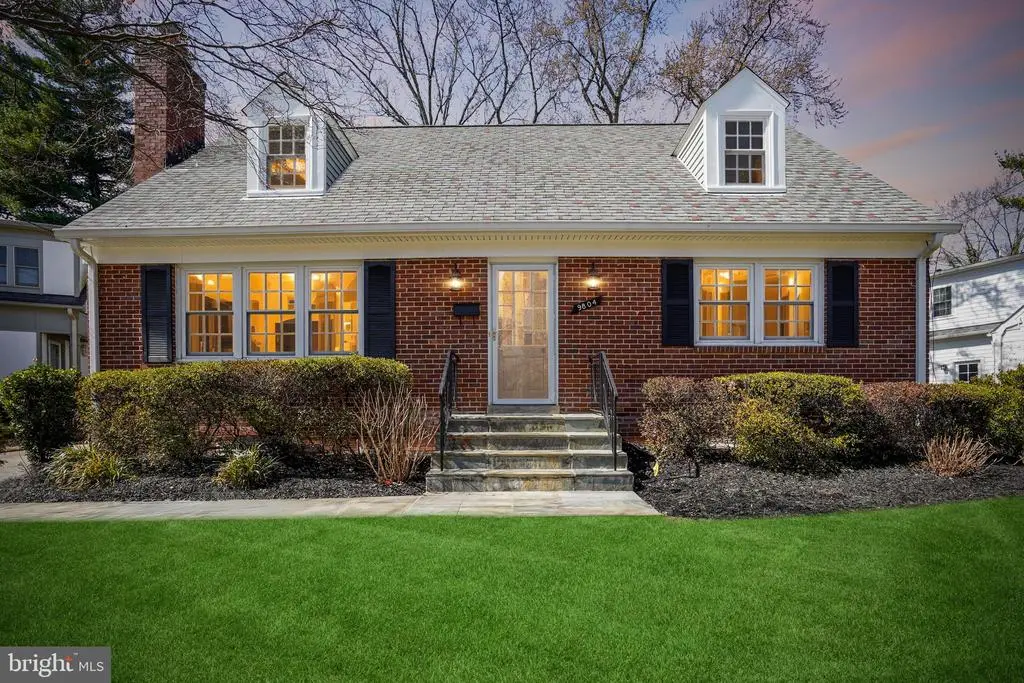 9804 Ashburton Ln, Bethesda