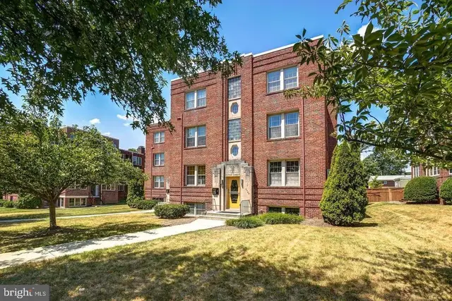 6722 3rd St Nw #204, Washington