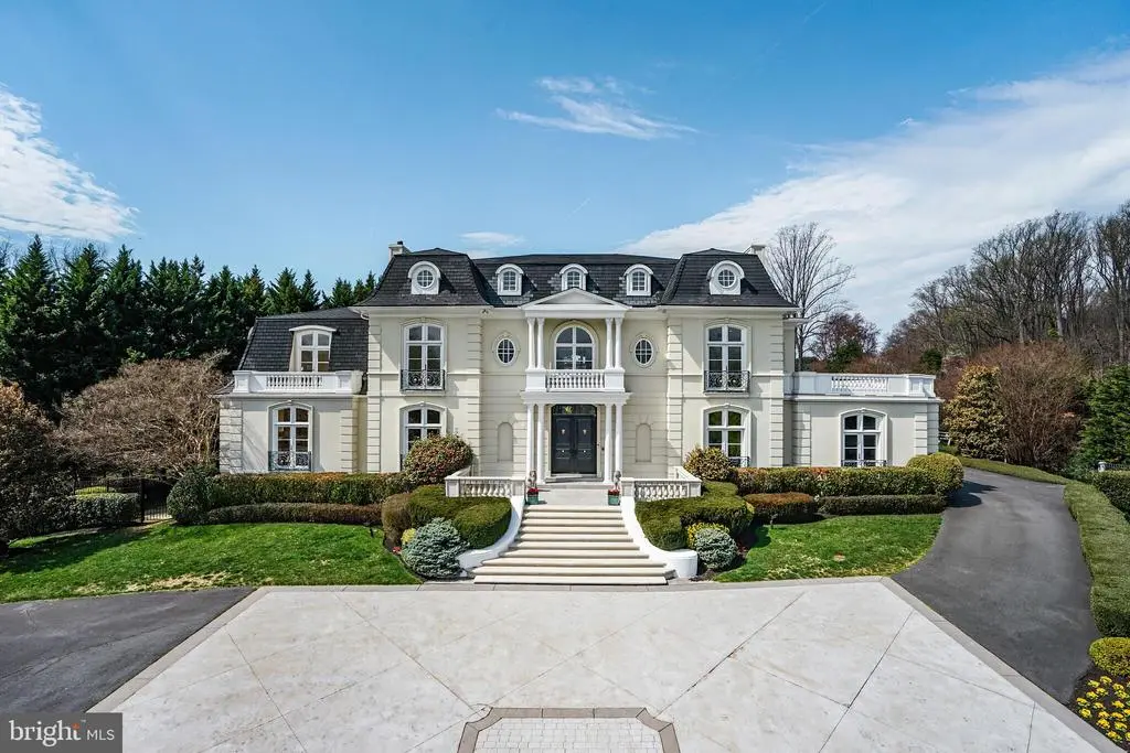 8023 Georgetown Pike, MCLEAN