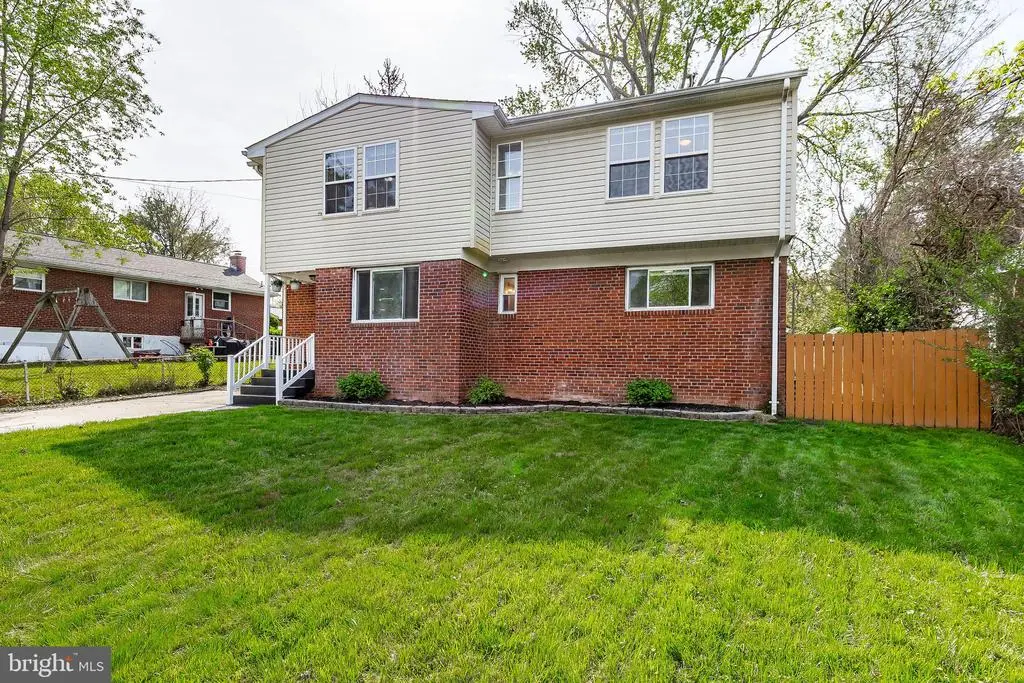 1303 Thornden Rd, Rockville