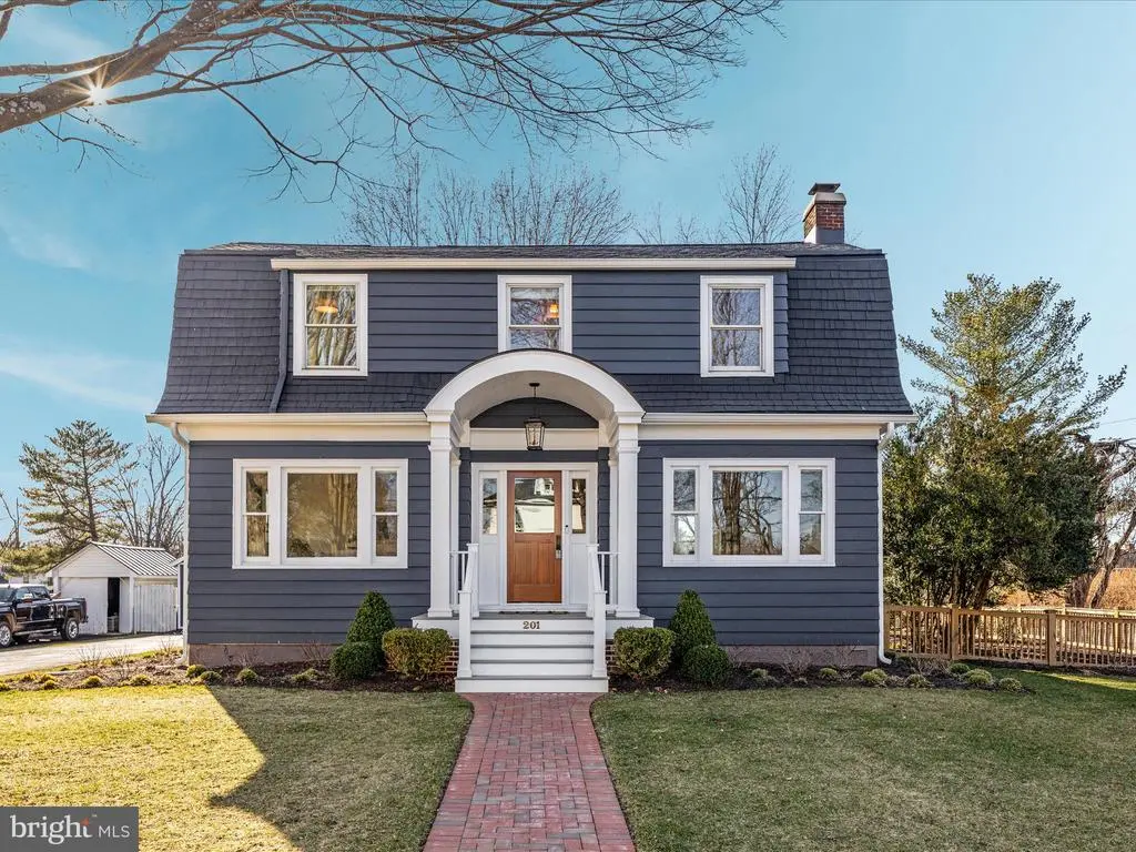 201 S Orchard Dr, Purcellville