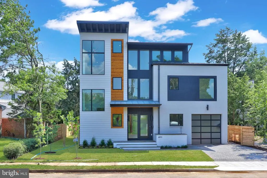 4810 3rd St N, ARLINGTON