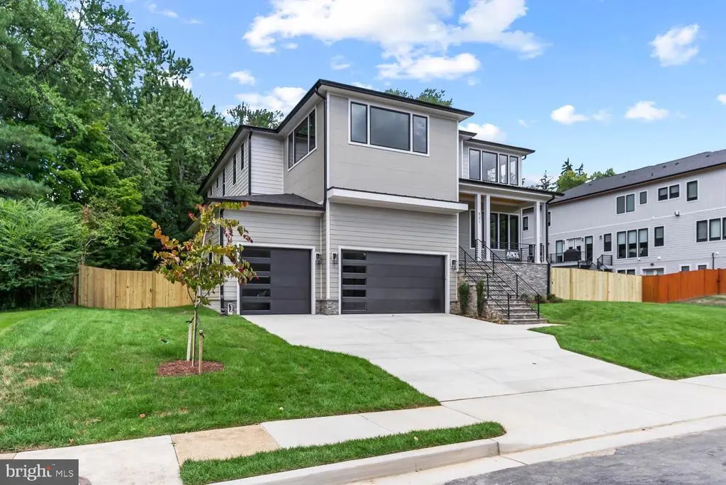 501 Yeonas Dr Sw, VIENNA