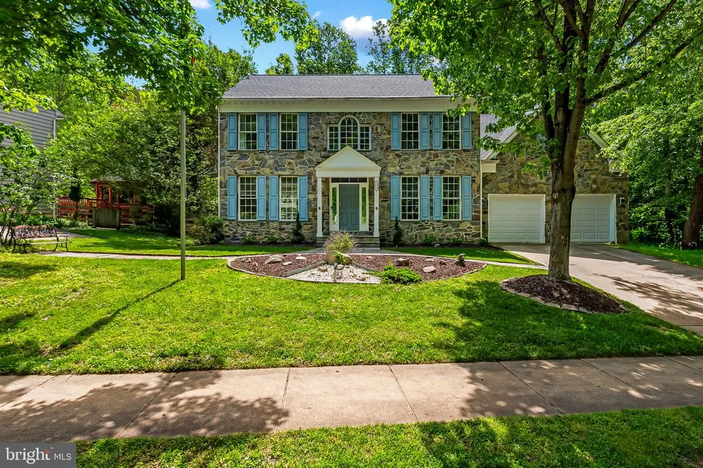 5329 Woodlot Rd, Columbia