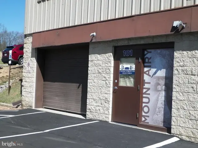 401 Center St #1, Mount Airy