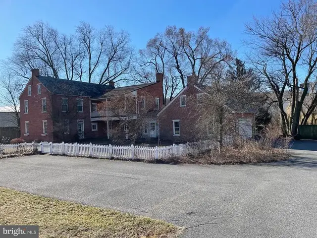 2860 Yellow Goose Rd, Lancaster
