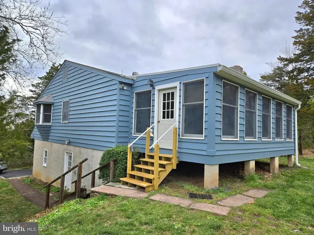 244 S Sugan Rd (fairview Ave, NEW HOPE