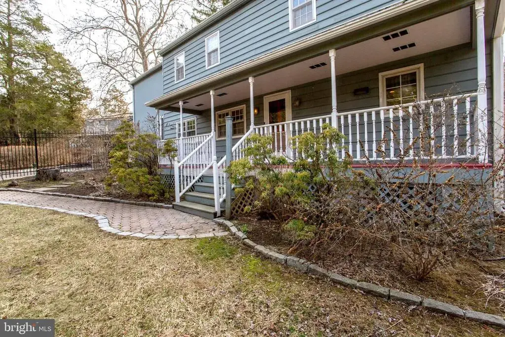 242 S Sugan Rd, NEW HOPE