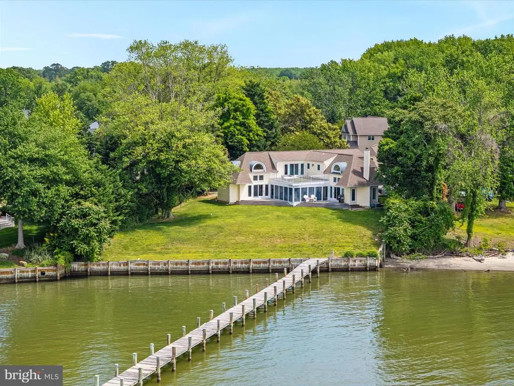 1601 Cliff Dr, Edgewater