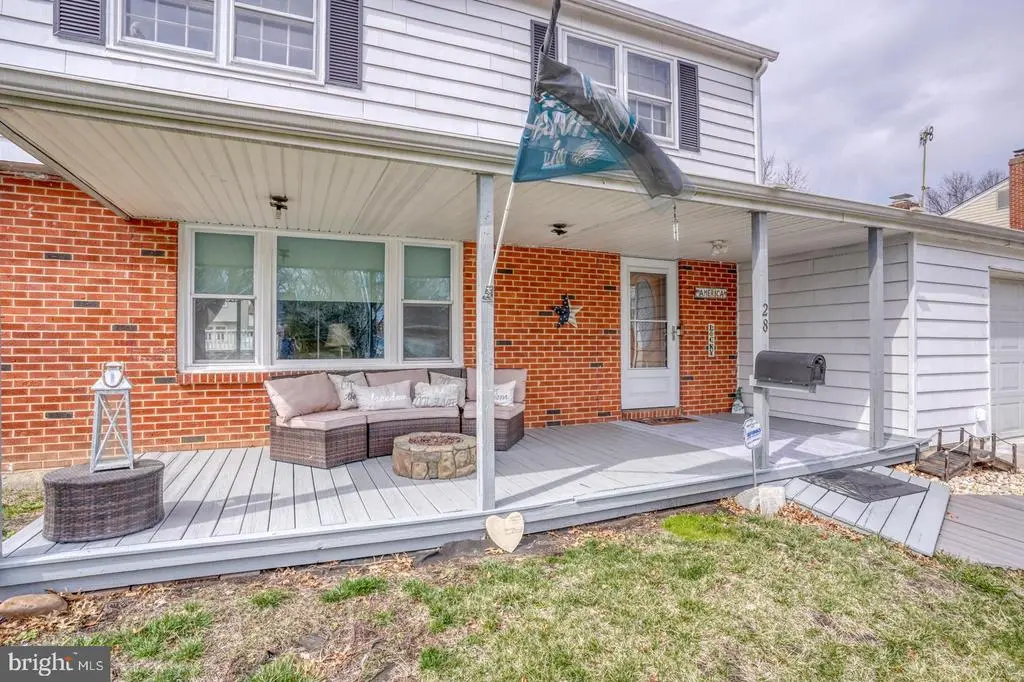 28 Lesley Ln, New Castle