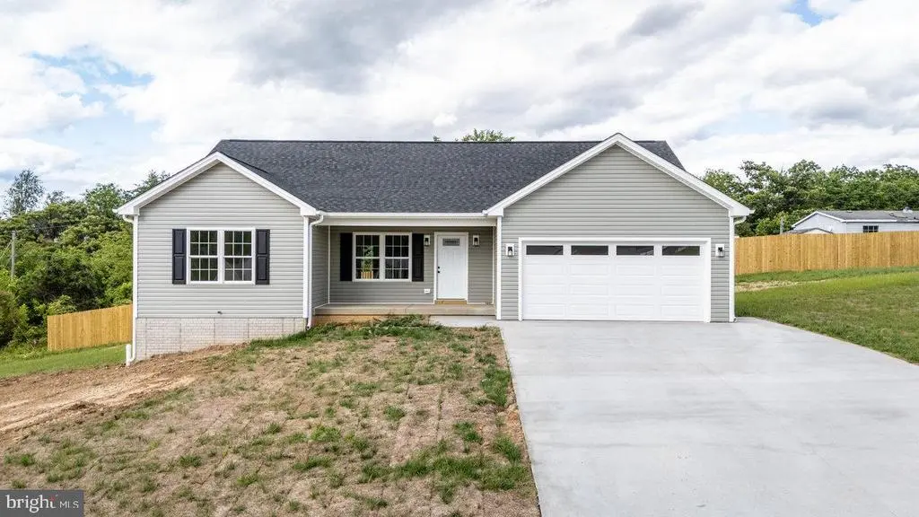 389 Leola Loop, STANLEY