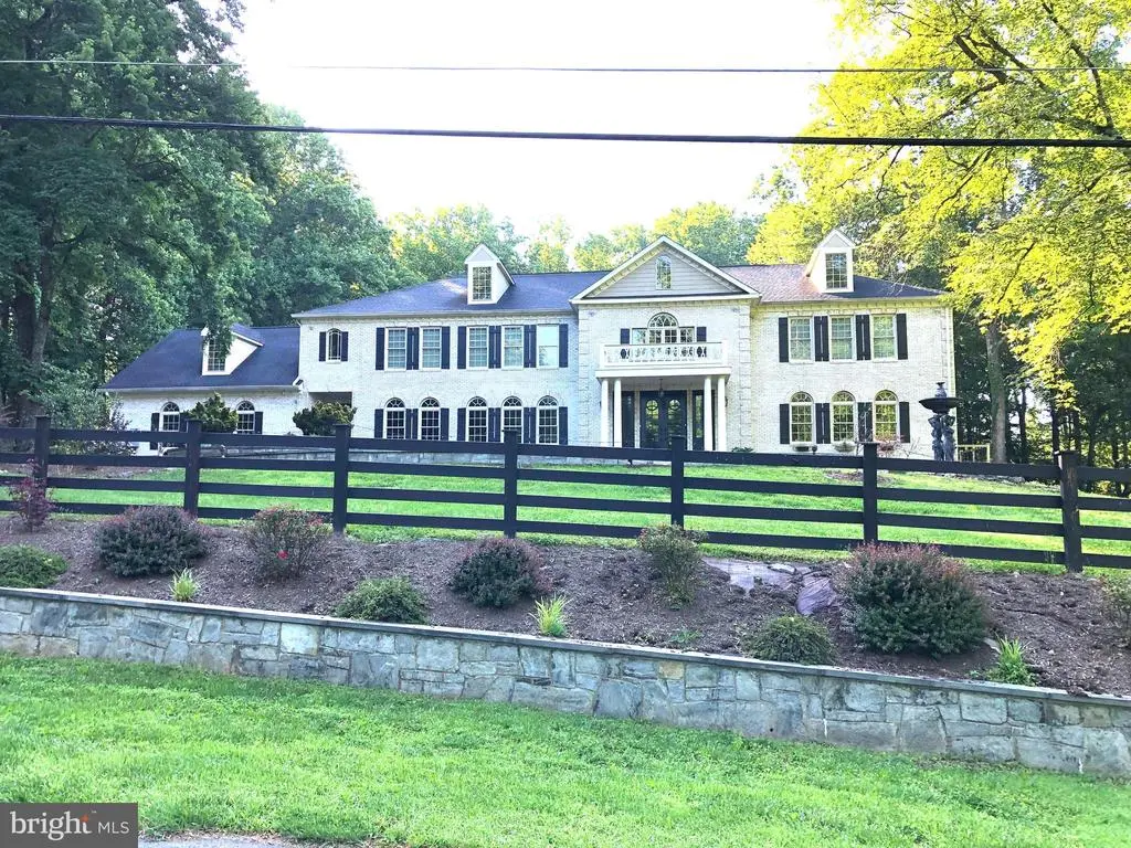 10813 Lockland Rd, Potomac