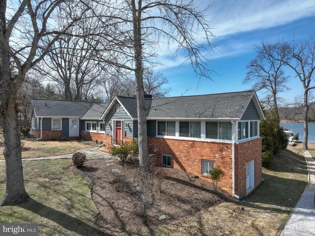 3528 S River Ter, Edgewater