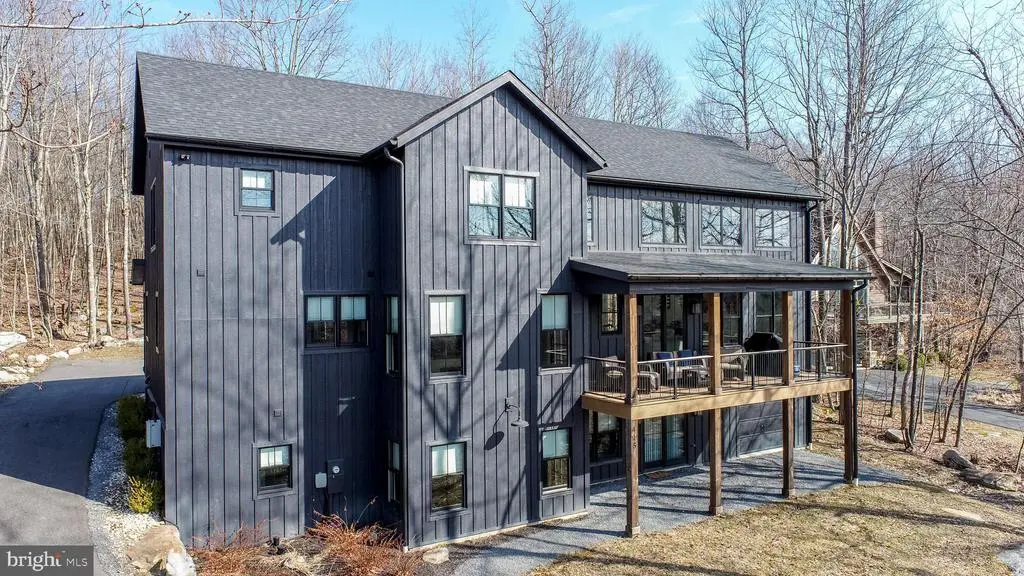 415 Mountaintop Rd, Mc Henry