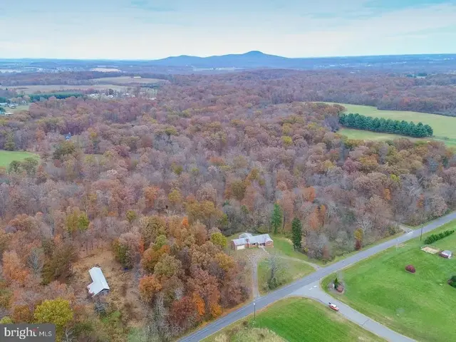 43182 Evans Pond Rd, Leesburg