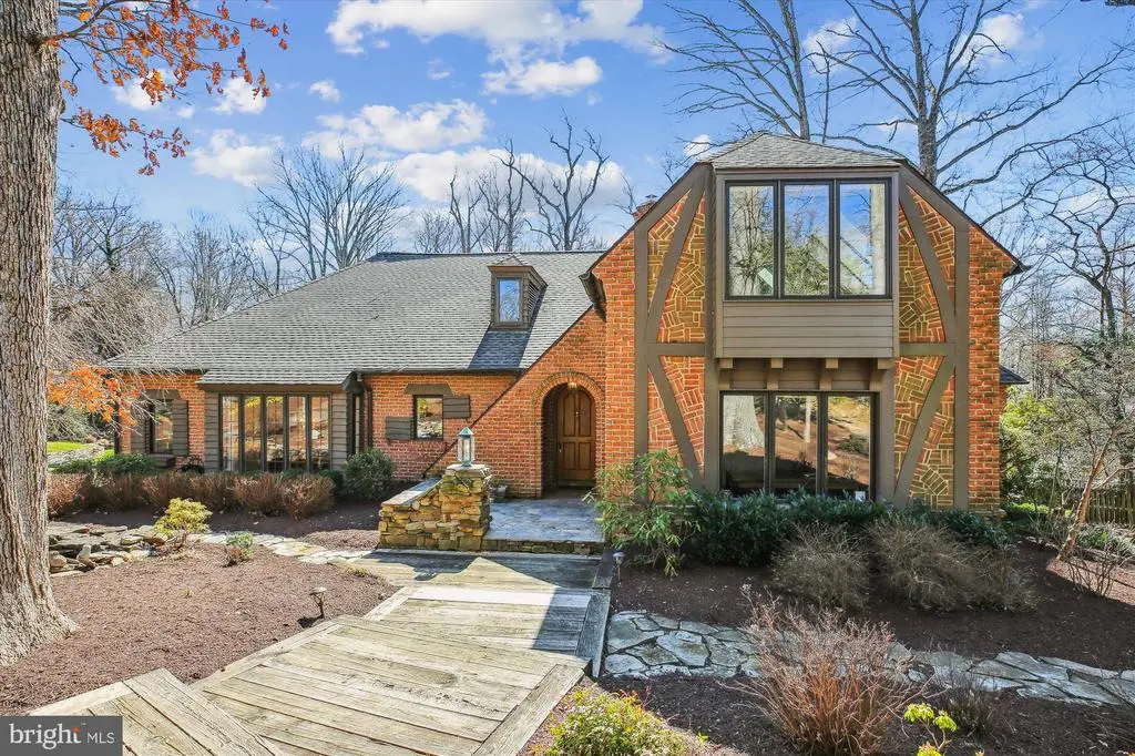 4300 Crossway Ct, Rockville