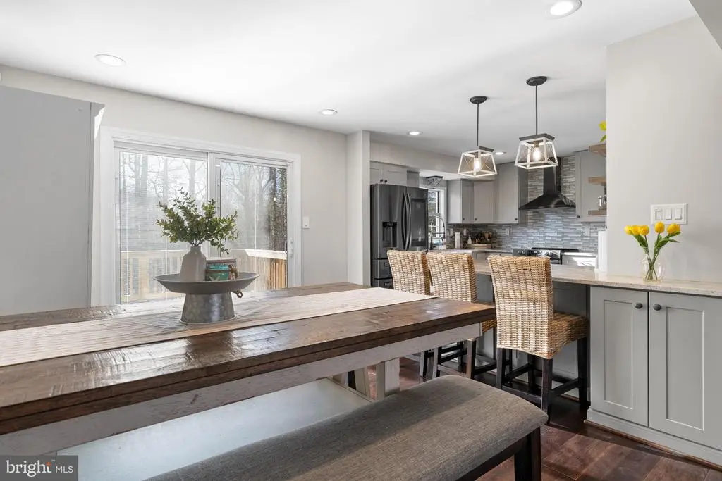 6935 Rose Ln, La Plata