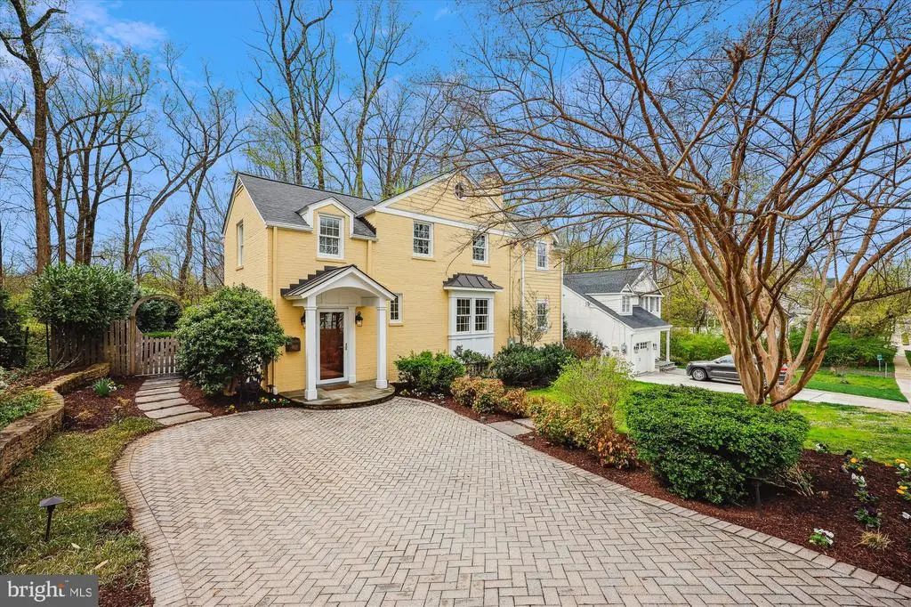 9636 Parkwood Dr, Bethesda