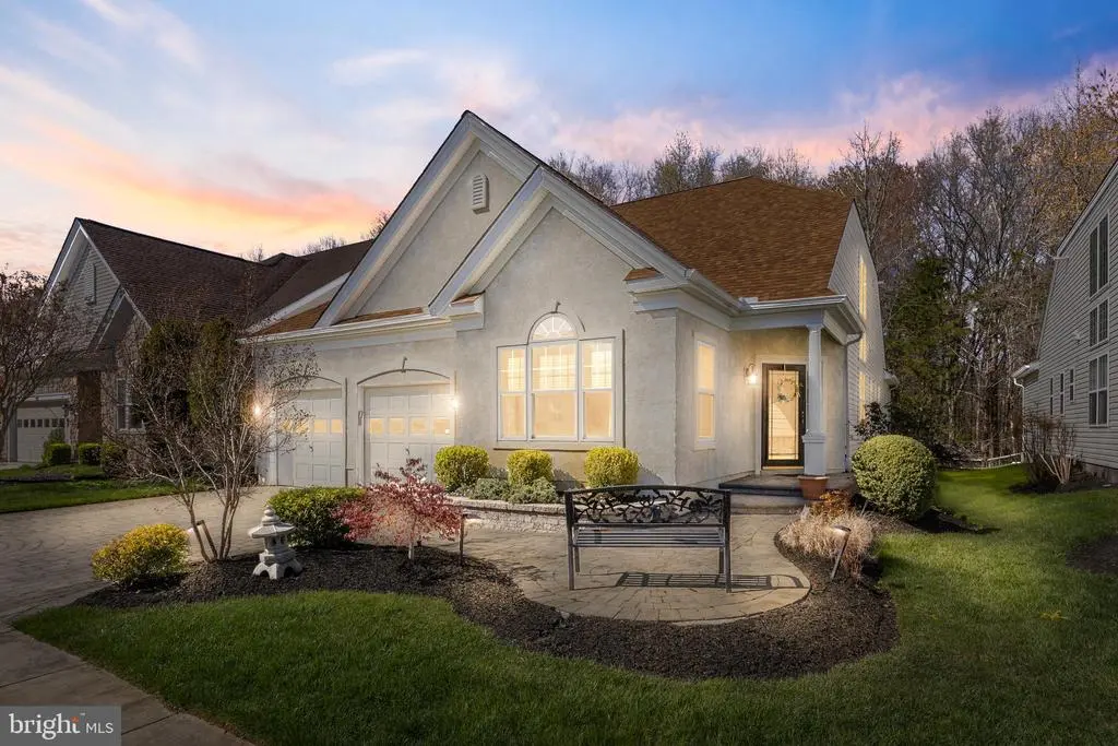 24 Huxley Cir, Marlton