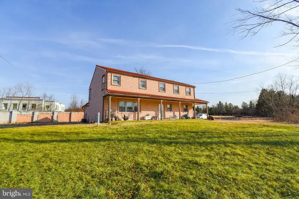 87 Chestnut Ln, NORTH WALES