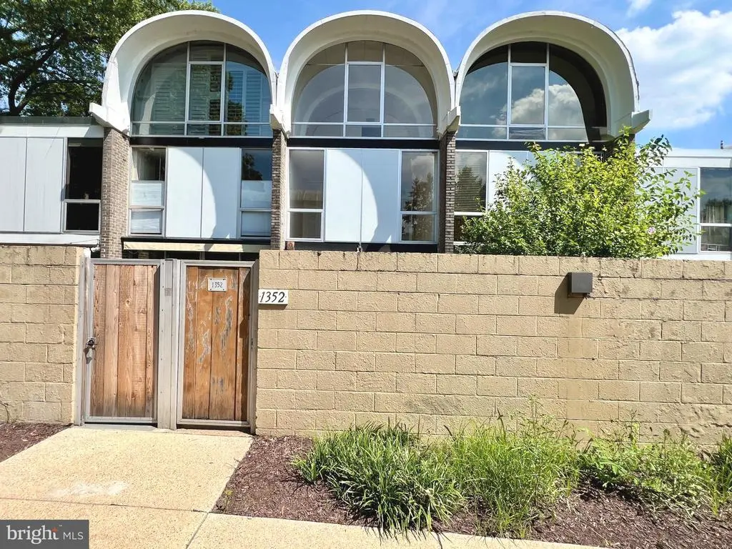 1352 4th St Sw, WASHINGTON