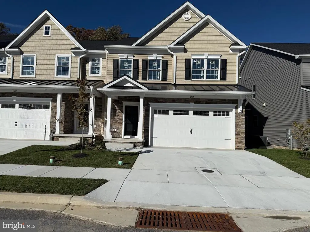 1712 Botanical Ct #22, Sykesville