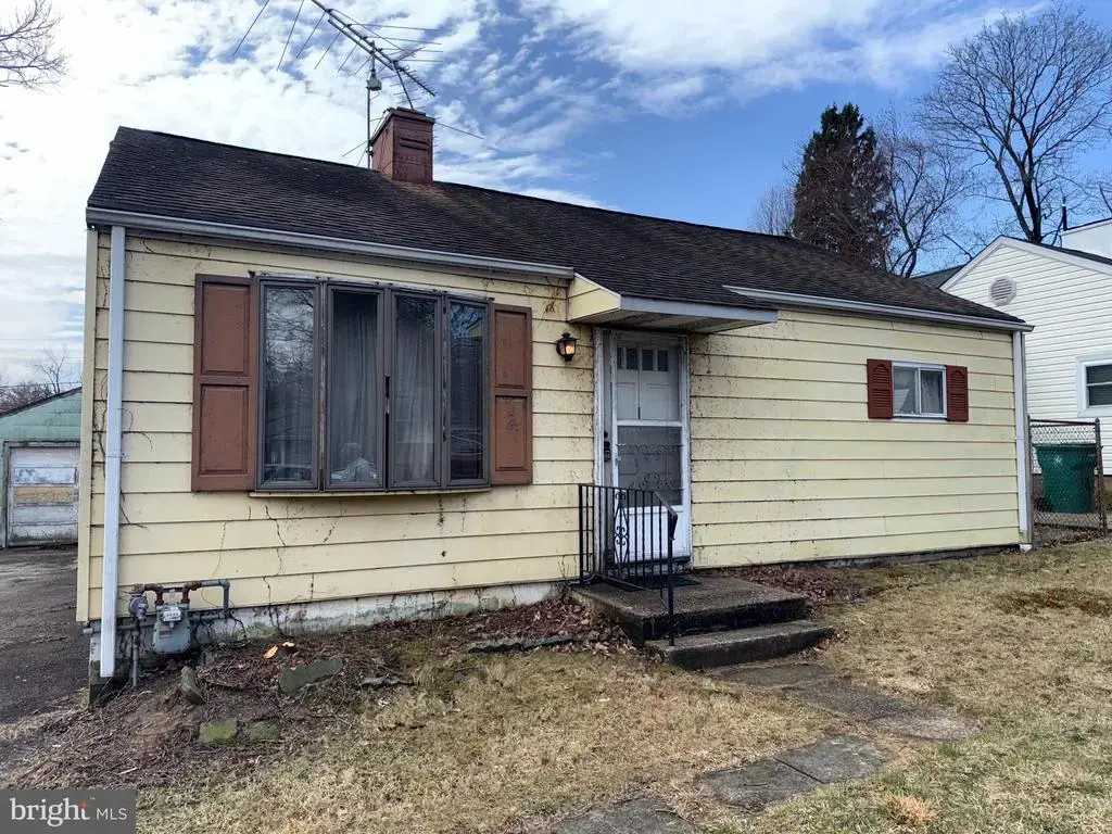 2715 Crest Ave, BRISTOL