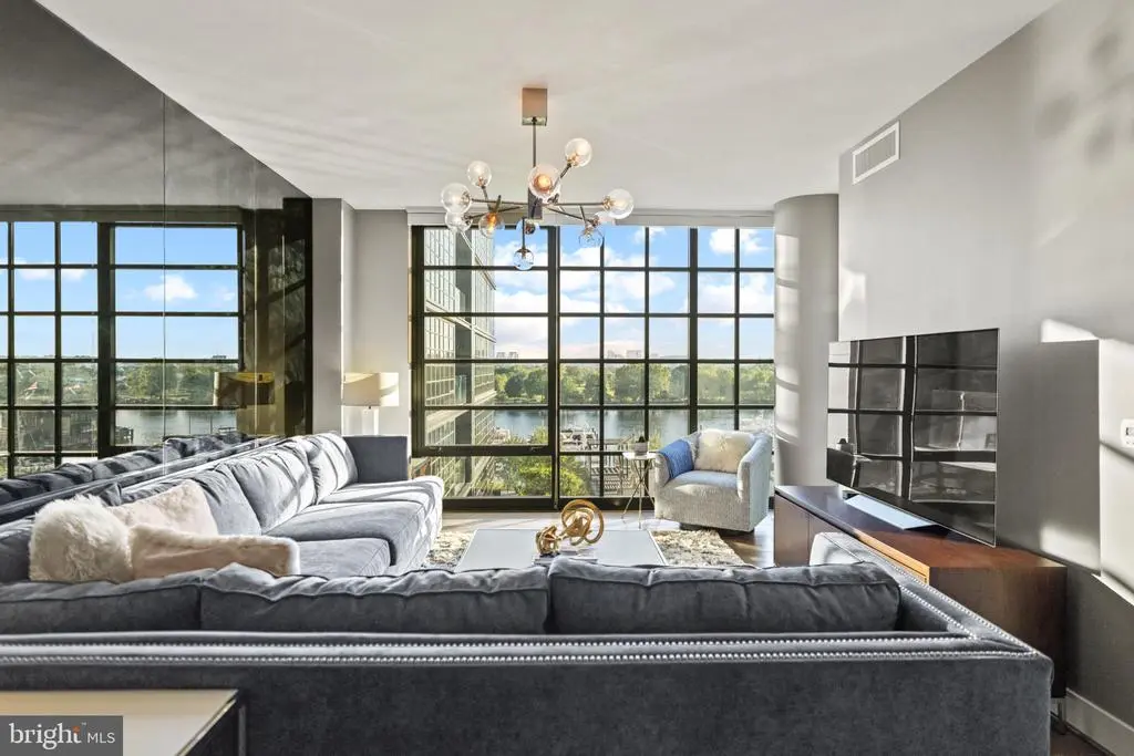 45 Sutton Sq Sw #503, WASHINGTON