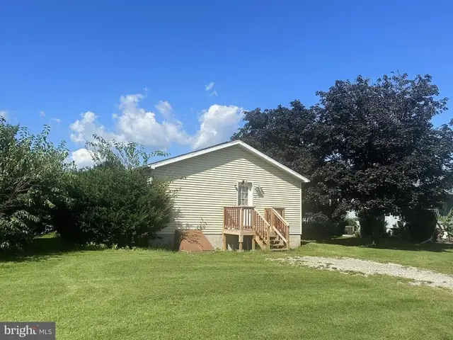 75 Fawn Ave, New Oxford