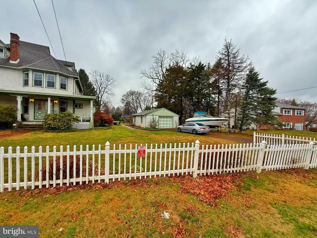 1032 Sunset Ln, BENSALEM