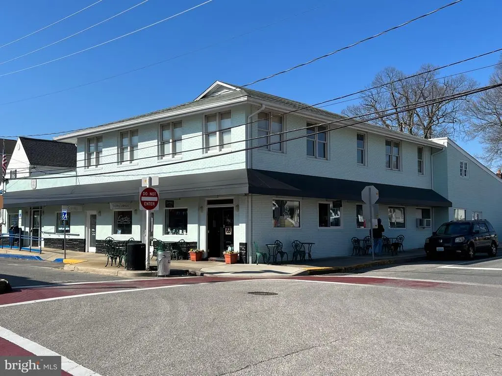 9132 Bay Ave #d, North Beach