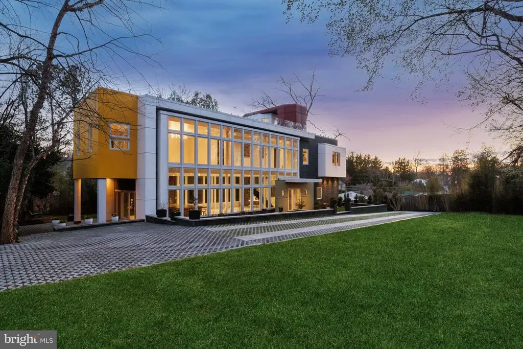 6304 Old Dominion Dr, MCLEAN