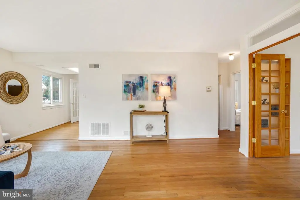 5808 Sonoma Rd, Bethesda