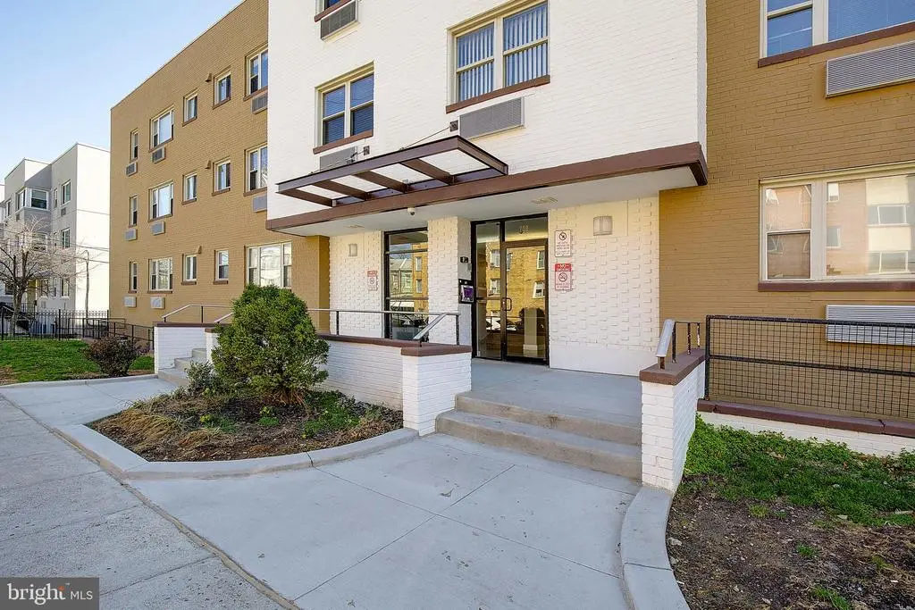 738 Longfellow St Nw #216, Washington