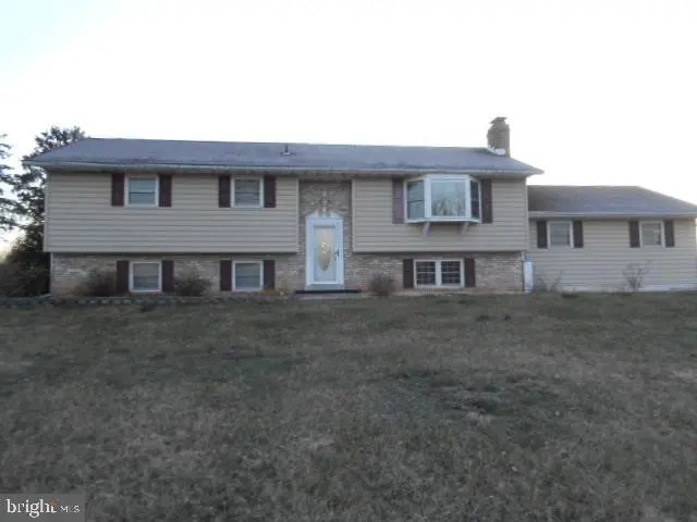 575 Oxford Rd, New Oxford